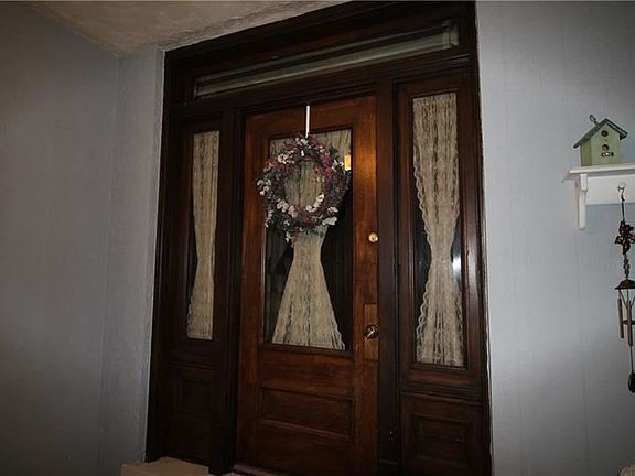 3rd image of 35 Norwich Ave