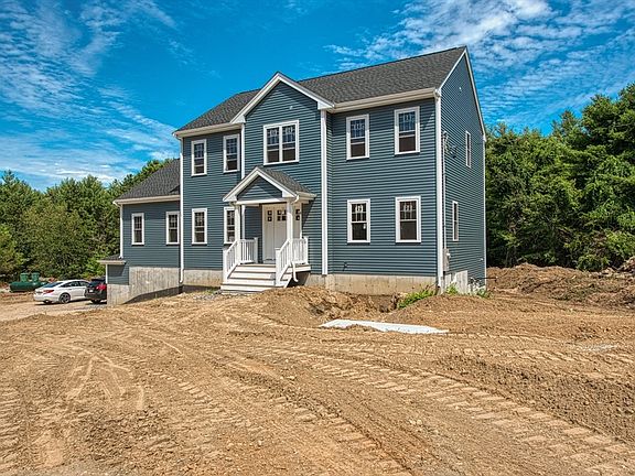3rd image of 4 Sherwood Ln