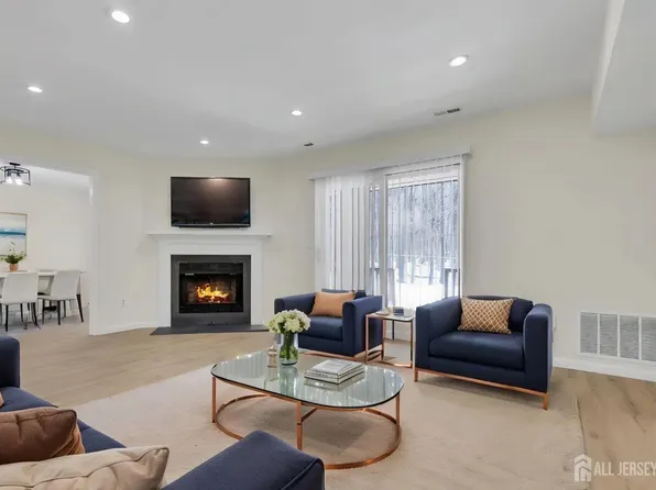 113 Heather Ct, Edison, NJ 08820