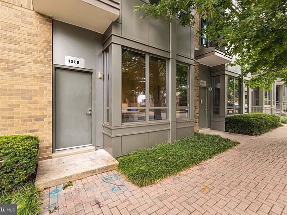 3rd image of 1508 N Scott St #Townhouse 3