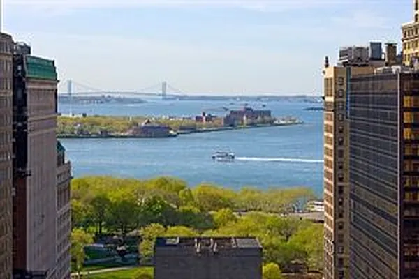 Rented by Douglas Elliman | media 31