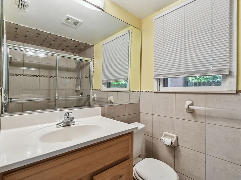 618 Louden Ave — Photo 33