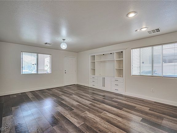 5th image of 8284 Amphora St