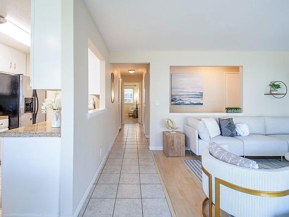 4th image of 1501 Four Oaks Cir