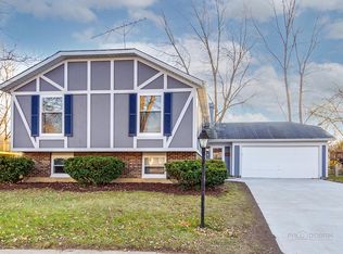 9 Lindon Ln, Vernon Hills, IL