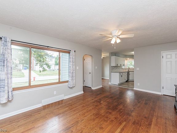 4th image of 319 Kathron Ave
