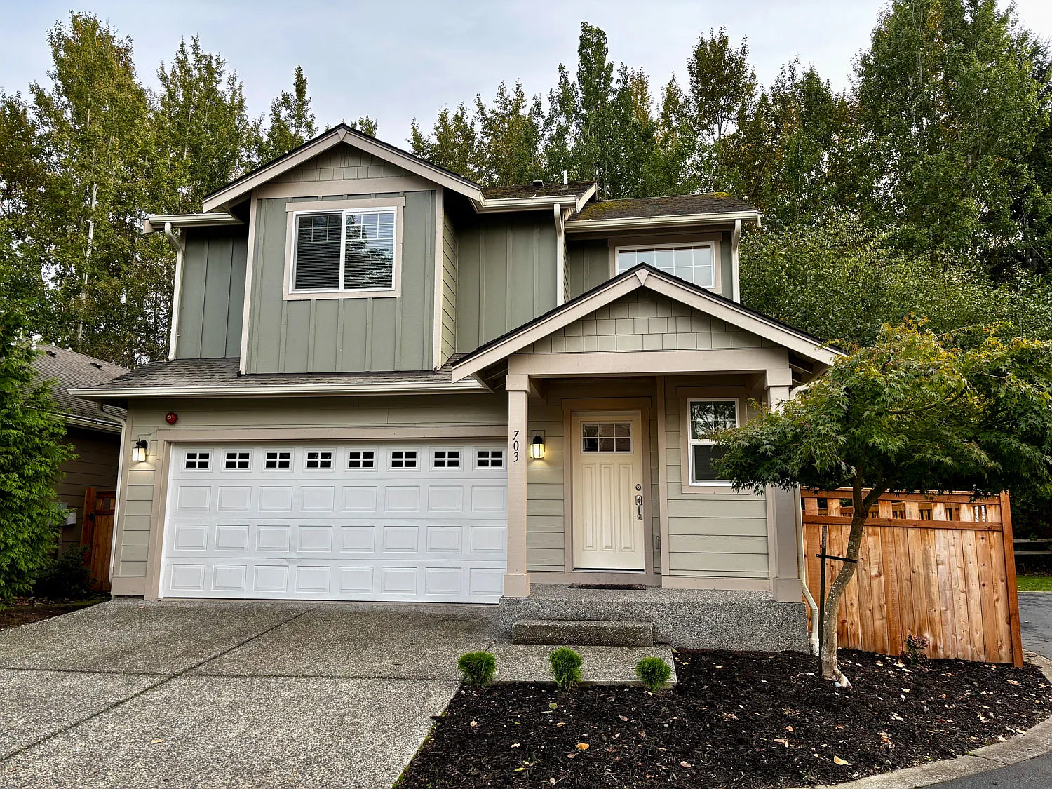 703 Kodiak Ln — Photo 2