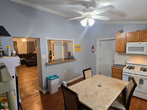2nd image of 4709 Fowler St