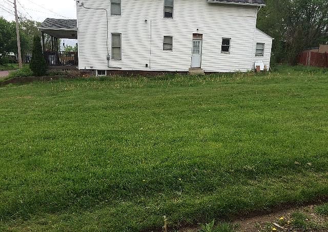 2nd image of 605 Hazlett Ave NW