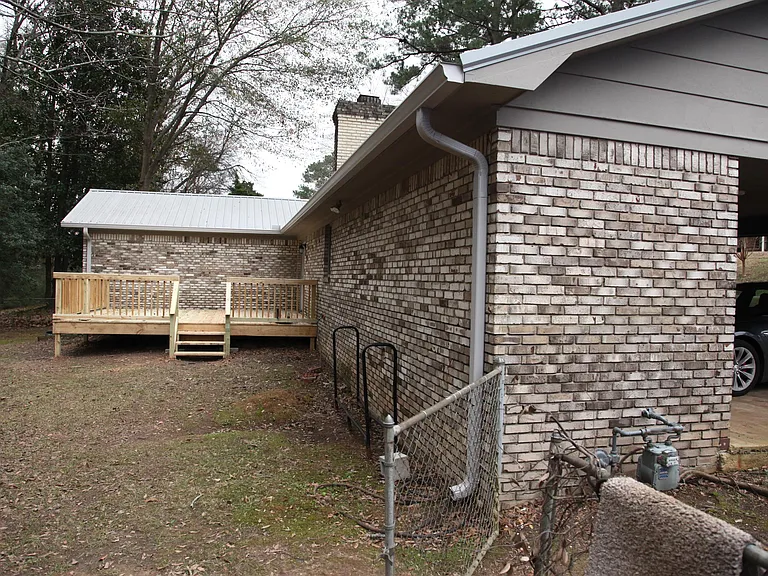 1231 Heritage Dr — Photo 4