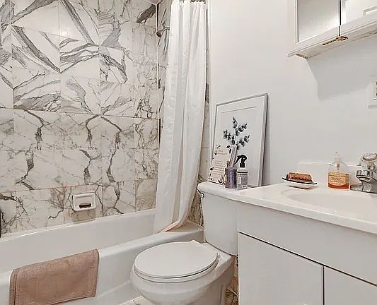 5th image of 166 Orchard St APT 4C