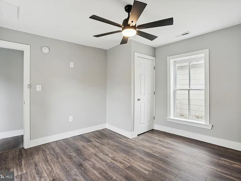 305 Willis St — Photo 8