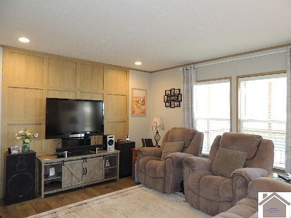 4th image of 45 Hailey Cir