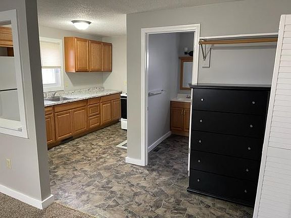 5th image of 315 W Scott St