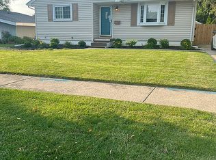 681 Midfield Dr, Maumee, OH 43537