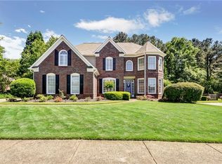 1945 Settindown Dr, Roswell, GA 30075