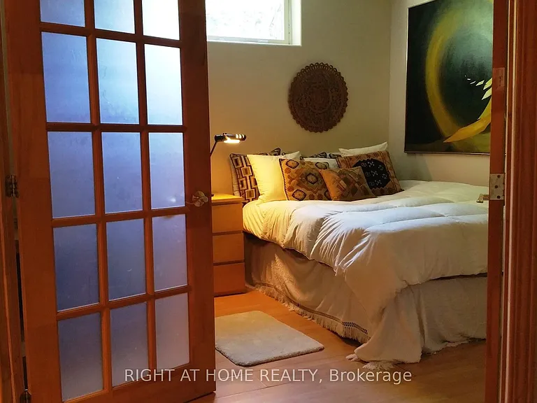 142 Windhurst Dr #B — Photo 2