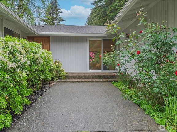3rd image of 2030 Baker Terrace SE