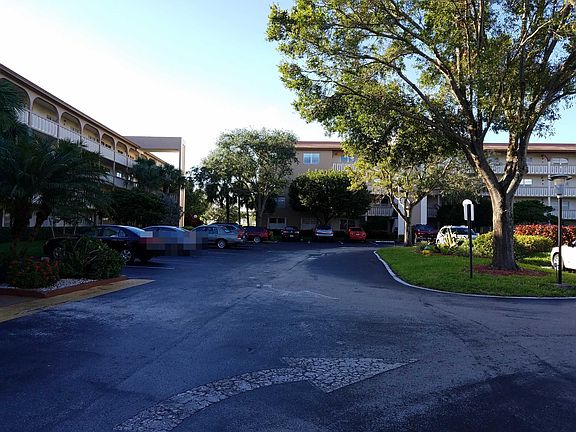 4th image of 3203 Portofino Pt APT J4