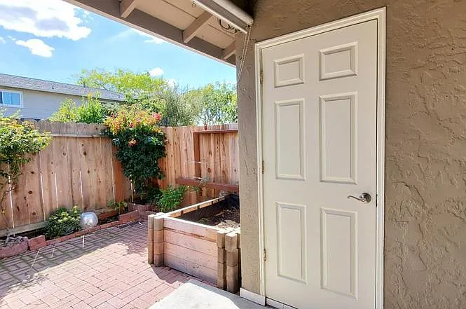Yard and Laundry room