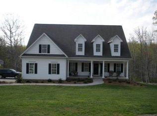 1000 Travis St, Walnut Cove, NC 27052