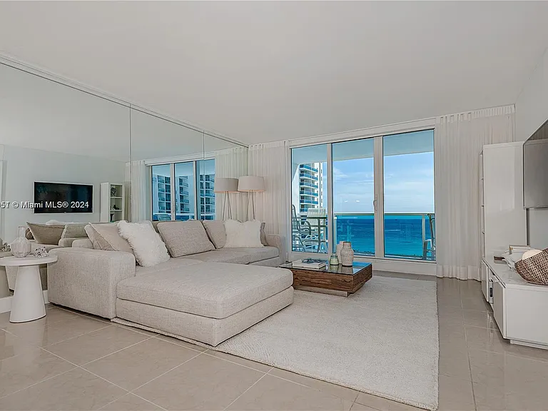 2301 Collins Ave #938 — Photo 25
