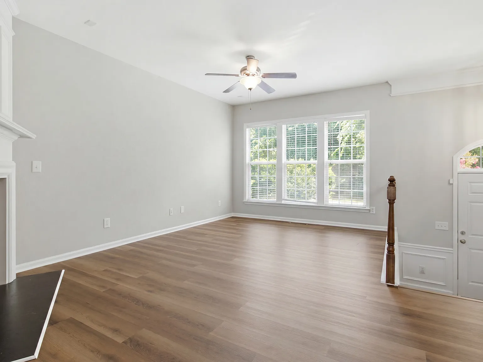 3 bed, 3.5 bath, 1722 sqft, $2,350 — Photo 2