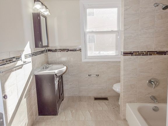 3rd image of 30 Oraton St #1