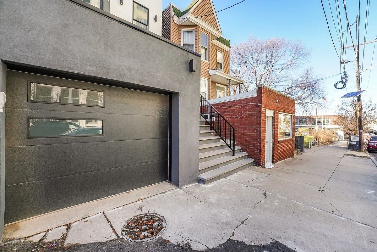 Building Photo - 41 Dey St #1