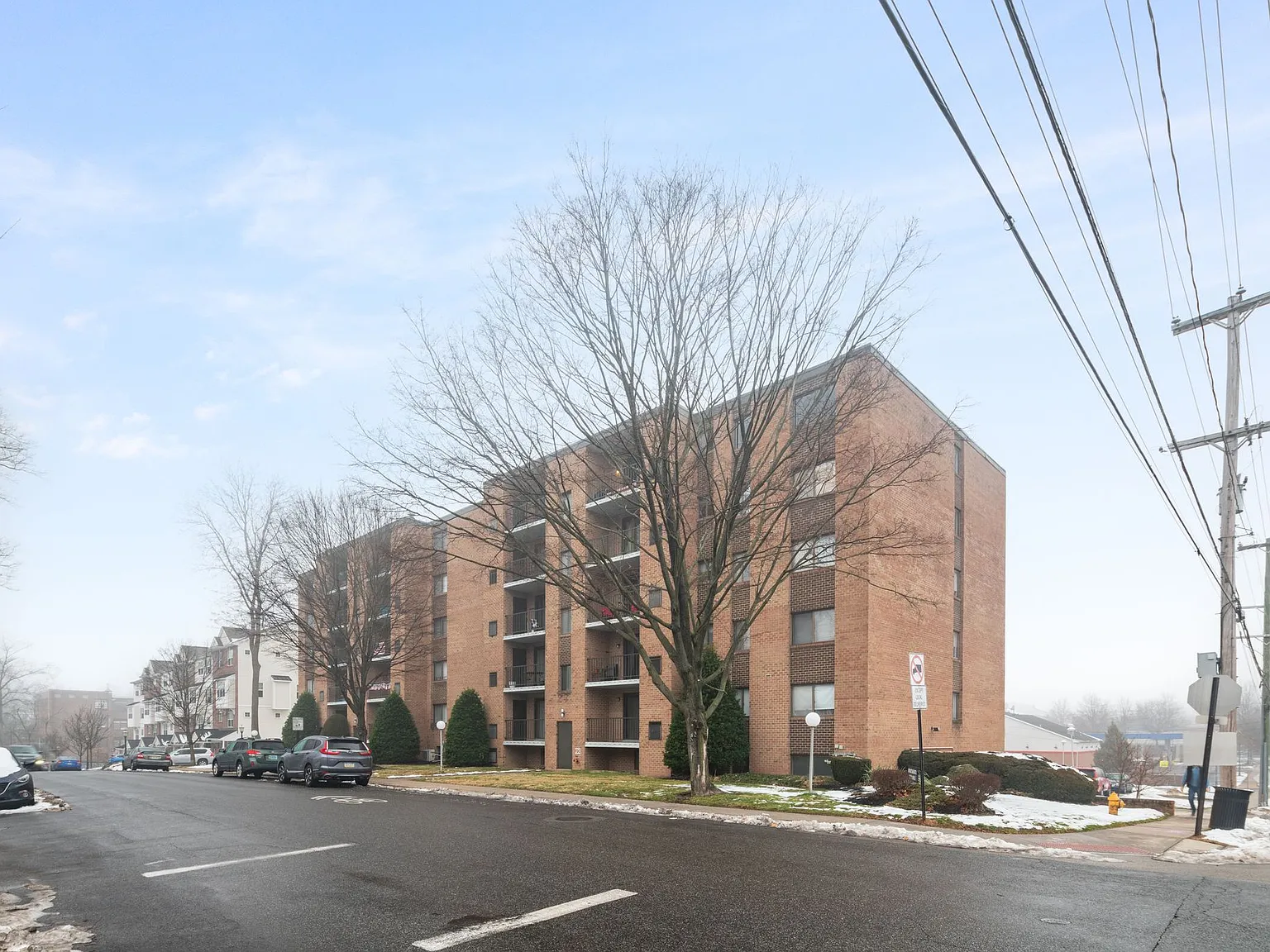 2 bed, 800 sqft, $1,900 — Photo 3