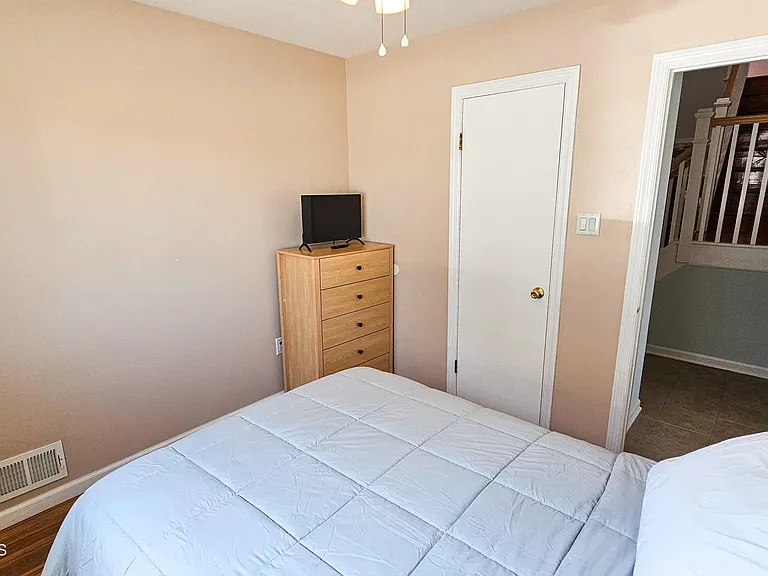 702 Newell Ave — Photo 36