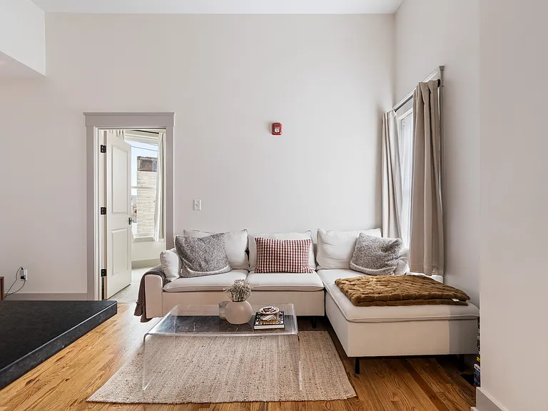 335 W Pike St #C — Photo 10