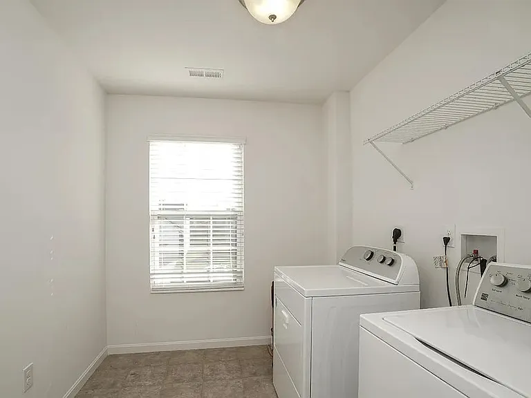 8006 Summerlin Ct — Photo 24