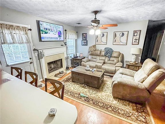 2nd image of 1162 Pinebrook Rd