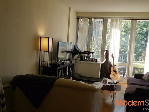 2nd image of 2638 28th St APT 5A