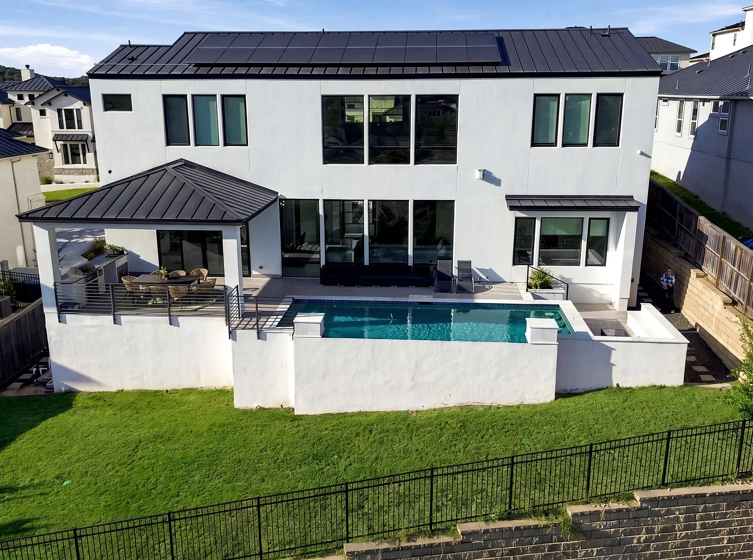 5 bed, 5.5 bath, 4534 sqft, $6,875 — Photo 3