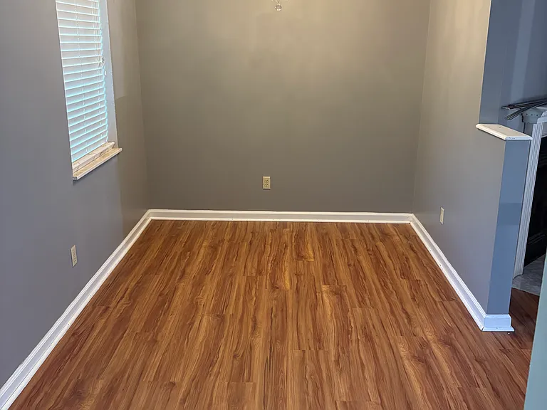2010 Silverbrook Dr — Photo 10