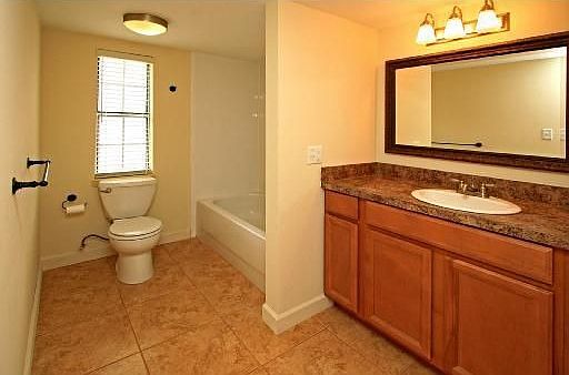 5th image of 1000 S Semoran Blvd APT 409