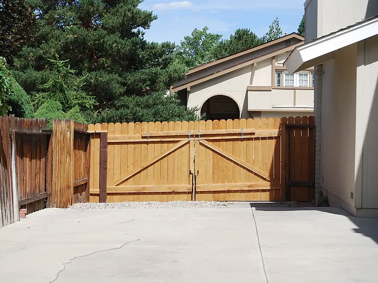 4935 Golden Springs Dr — Photo 27
