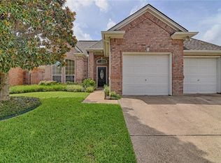 3220 Village Oak Dr, Arlington, TX 76017