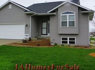 6000 Bethpage Cir SW, Cedar Rapids, IA 52404