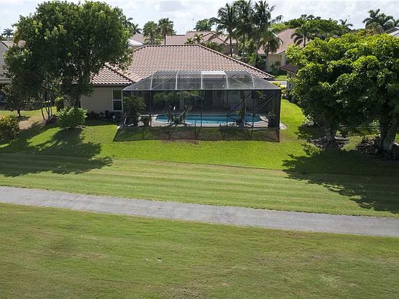 2nd image of 740 Cypress Pointe Dr W