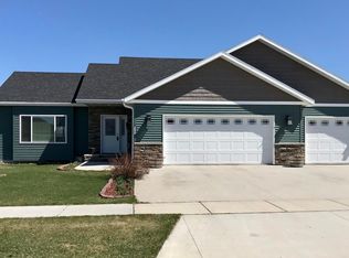 4167 Crystal Dr, Grand Forks, ND 58201