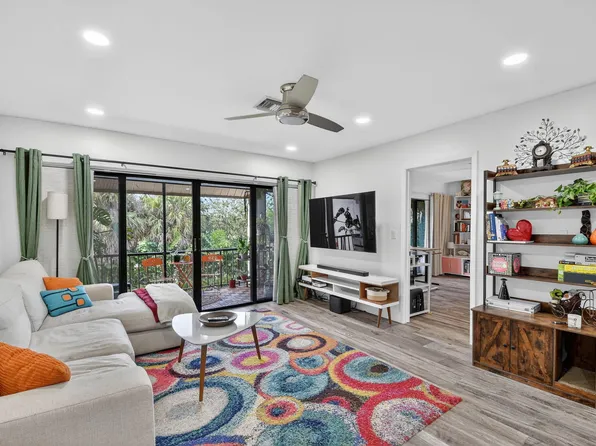 1801 Presidential Way #D204, West Palm Beach, FL 33401