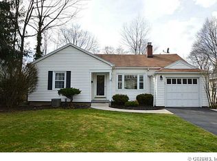 33 Clovercrest Dr, Rochester, NY 14618