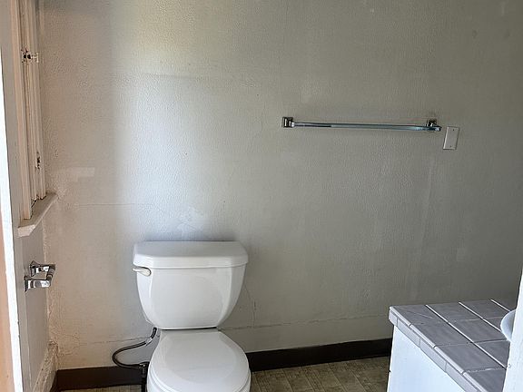 3rd image of 401 S Gold St APT A-1
