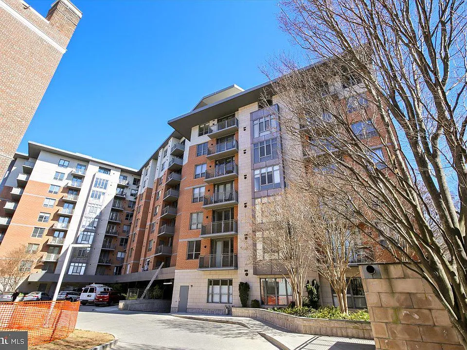 3883 Connecticut Ave NW #215
