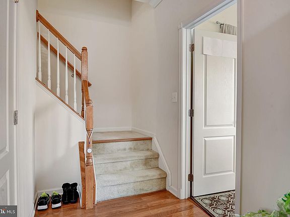 4th image of 23137 Hanworth St
