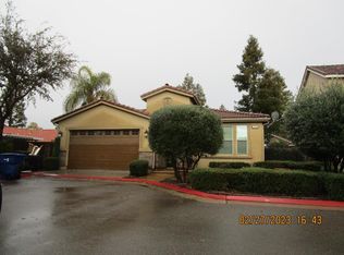 7076 N Cedar Hill Dr, Fresno, CA 93722