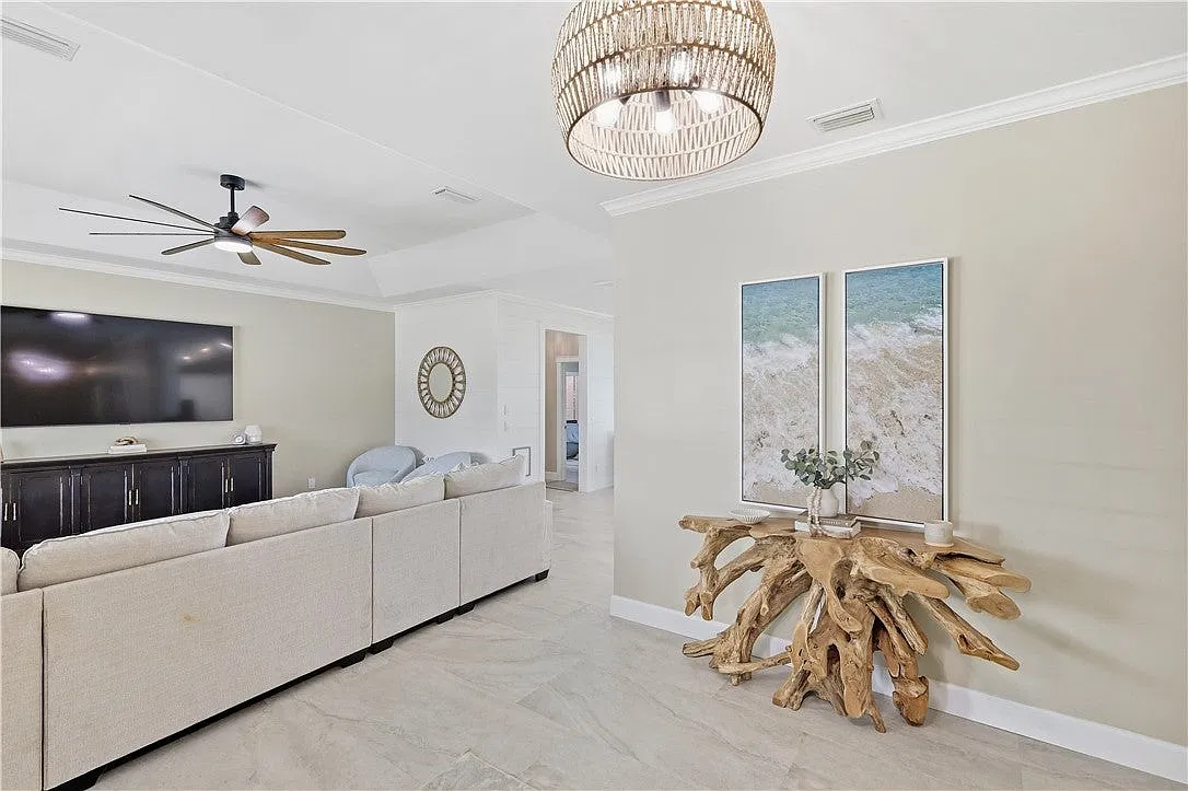 4 bed, 3.5 bath, 2860 sqft, $15,000 — Photo 4